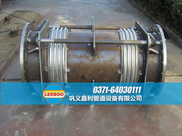 未噴漆的大拉桿橫向波紋<a href=http://m.0slgpf.cn target=_blank class=infotextkey>補(bǔ)償器</a>