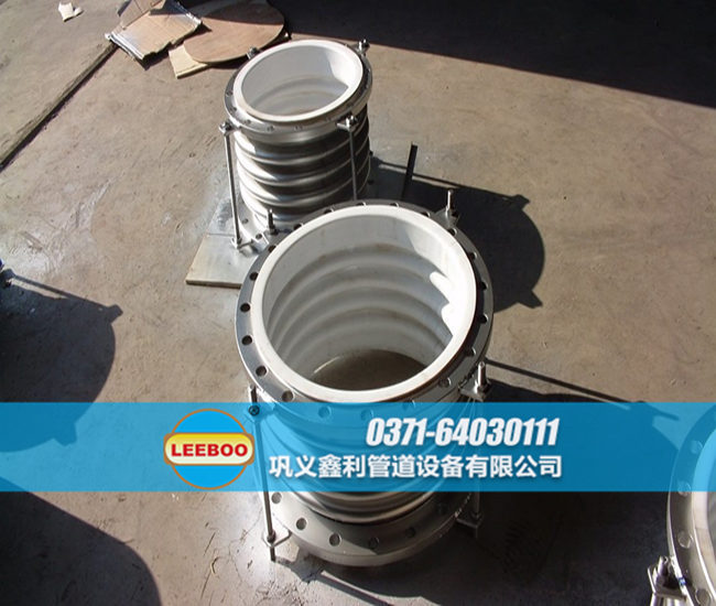 襯四氟不銹鋼<a href=http://m.0slgpf.cn target=_blank class=infotextkey>補(bǔ)償器</a>